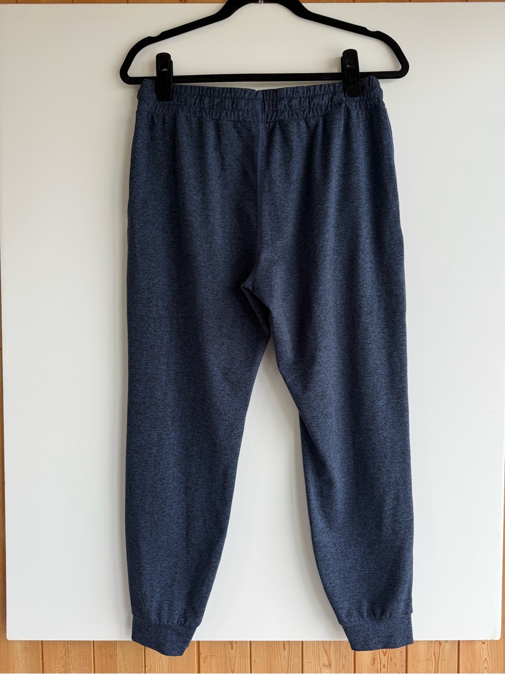 Vuori Performance Joggers - Picture 3 of 3